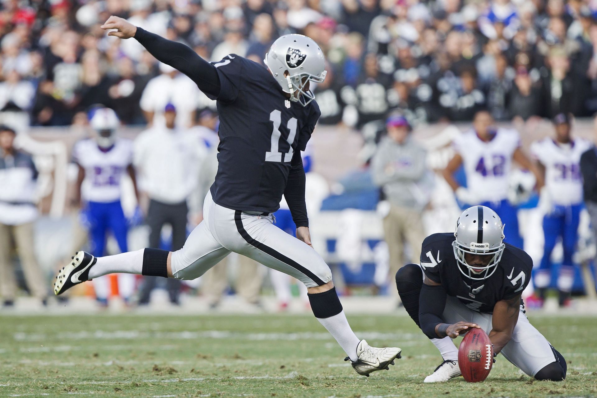 Buffalo Bills v Oakland Raiders